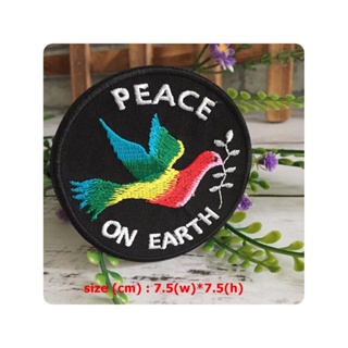 เครื่องหมาย Peace ตัวรีดติดเสื้อ อาร์มรีด อาร์มปัก ตกแต่งเสื้อผ้า หมวก กระเป๋า แจ๊คเก็ตยีนส์ Hippie Embroidered Iron ...