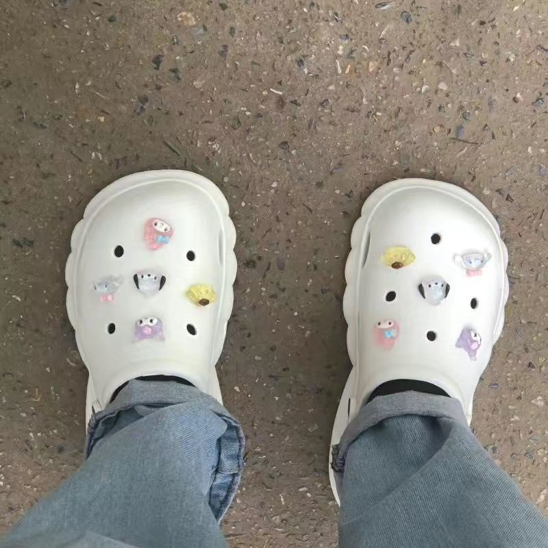 jibbitz crocs ตัวติดรองเท้า Sanrio อุปกรณ์เสริมรองเท้า ประดับลูกปัดทับทิม รูปหัวใจ และหน้ายิ้ม สีสันสดใส diy ที่ติดรองเท้า