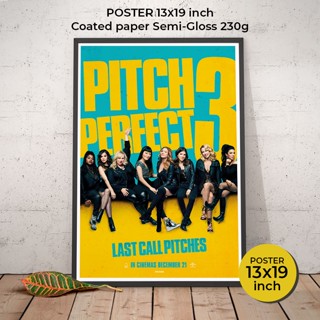 Pitch Perfect Posterโปสเตอร์ภาพยนต์ ชมรมเสียงใส ถือไมค์ตามฝัน ภาพขนาด 33X48 cm (ไม่มีกรอบ)