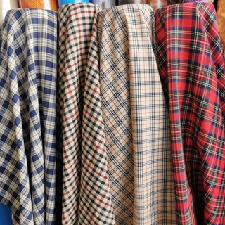 ผ้าเมตร ผ้าพิมพ์ลายสก็อต ผ้าคอตตอน Cotton 100% หน้ากว้าง 48 นิ้ว (120 ซม) หน่วยขายเป็นเมตร เนื้อแน่นเส้นใยคุณภาพ สีไม่ตก