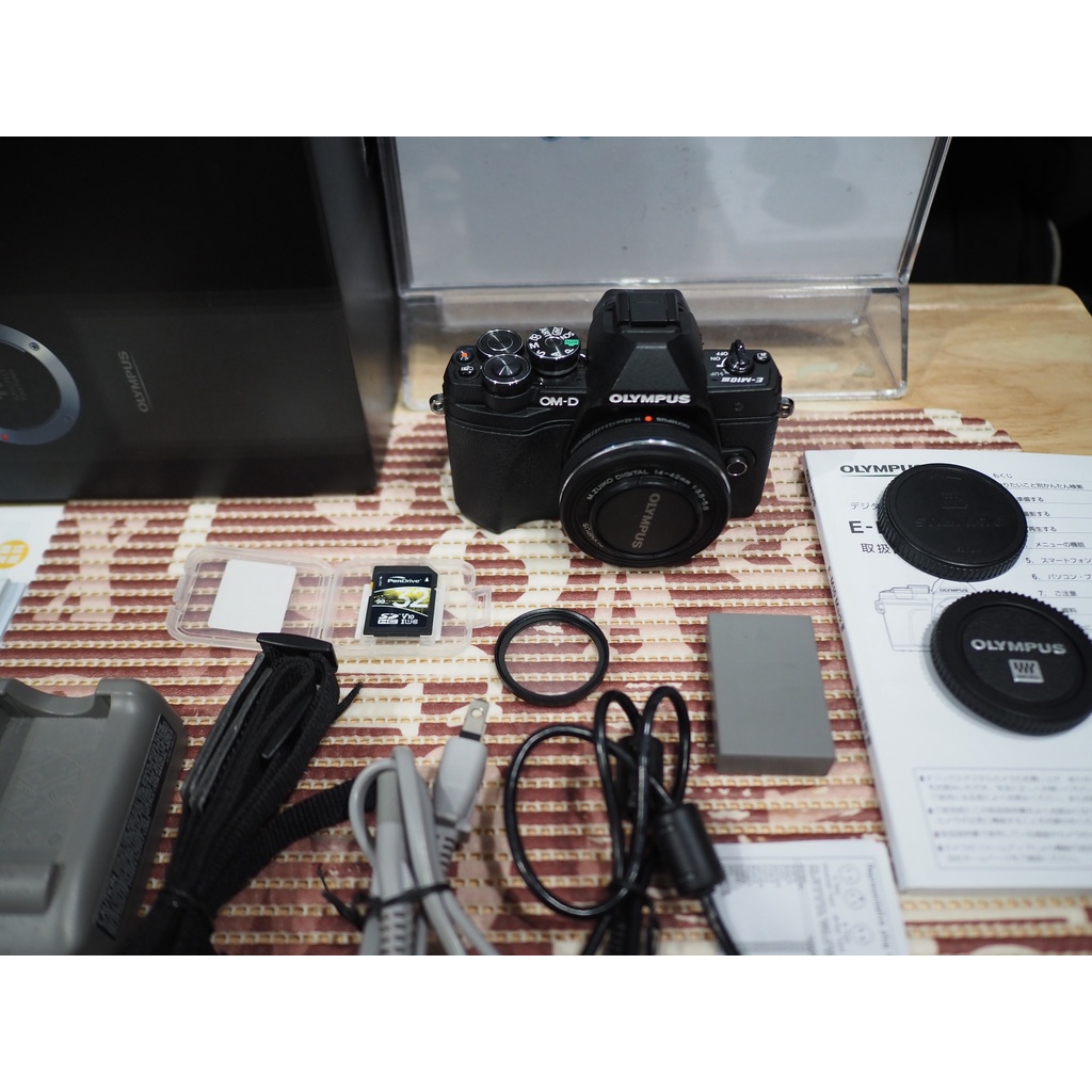 OLYMPUS OMD EM10 MARK III KIT 14-42 สภาพนางฟ้าตีไป95% ใหม่มากๆใช้งานน้อย ไม่มีรอยตำหนิ ใหม่เหมือนมือ