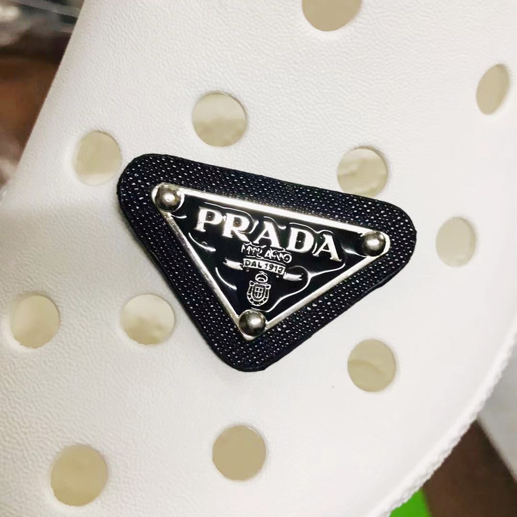 Total 86+ imagen crocs prada jibbitz Thcshoanghoathambadinh.edu.vn