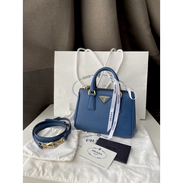 used prada mini lux 2 zip yr.15