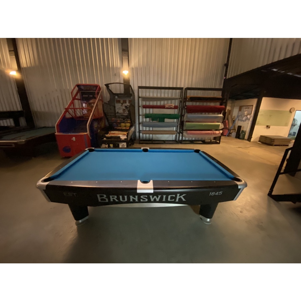 Brunswick โต๊ะพูลมือสอง ขนาด9 ฟุต Metro 9ft. Pool Table (Re-Conditioned Table)