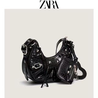 Zara กระเป๋าสะพายไหล่ แต่งพู่ แต่งจับจีบ สีดํา แฟชั่นสําหรับสตรี