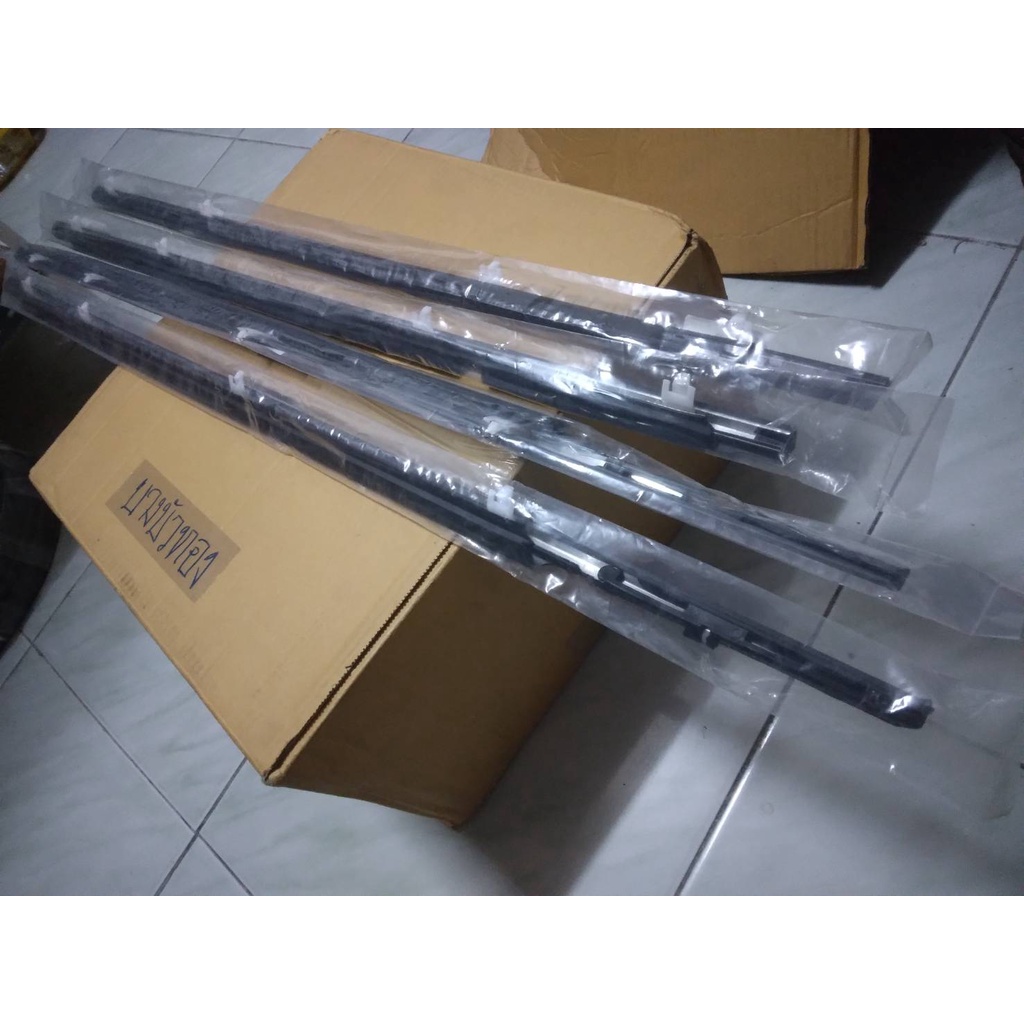 คิ้วยางรีดน้ำกระจกประตู ดำ AE101 AE101 EE100-101 ด้านนอก 4 เส้น  ยางรีดน้ำ Toyota Corolla AE101 รุ่น