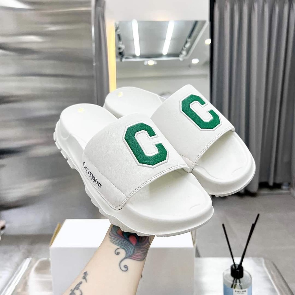 CoverNat รองเท้าแตะ Nerdy สําหรับผู้ชายและผู้หญิงที่มีโลโก้รูปตัว C พื้นรองเท้า 4 ซม