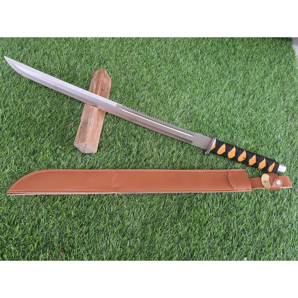 SAMURAI 70 cm. ใบสแตนเลส หนา 2.4 mmซองน้ำตาล มีดเดินป่า มีดพก ใบเจาะพอดสวยงาม ยามรวมด้าม 70 เซนติเมตรเล่มสวย