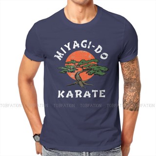 เสื้อคู่วินเทจ ผู้ชายคลาสสิกทางเลือก TshirtCobra Kai มองหามิยางิทําของเสื้อเชิ้ตสตรีทแวร์ขนาดใหญ่ผ้าฝ้ายเสื้อคอกลม