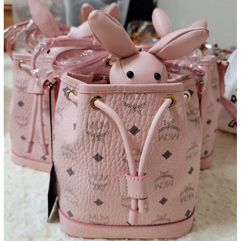 New‼️ จีบ mcm park rabbit drawstring กระต่าย 🐰ชมพู