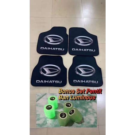 Universal Car Mat / พรมสร้างคุณภาพระดับพรีเมียม 1 ชุด 4 ชิ้น + BONUS luminous Premium Valve cap วาล์