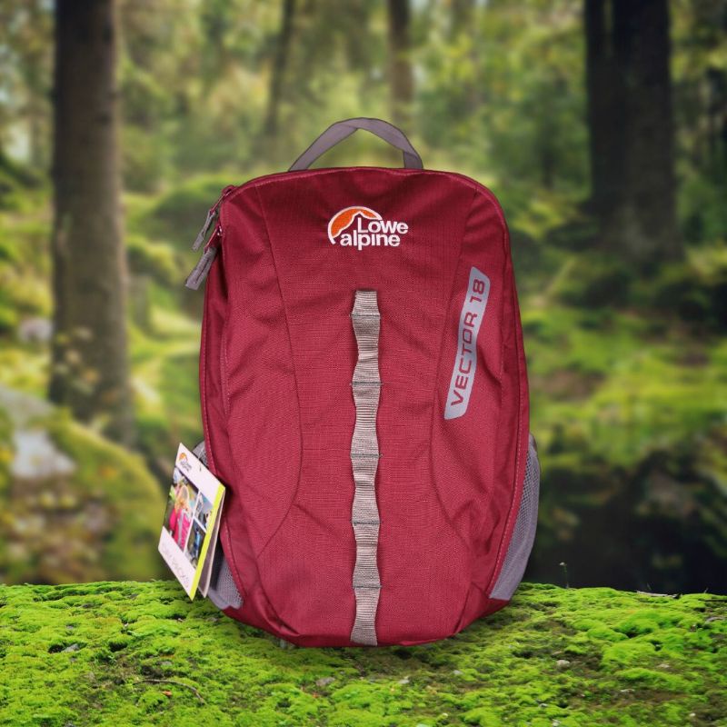 กระเป๋าเป้ LOWE ALPINE	รุ่น VECTOR ขนาด 18L DAY PACK  สี BERRY