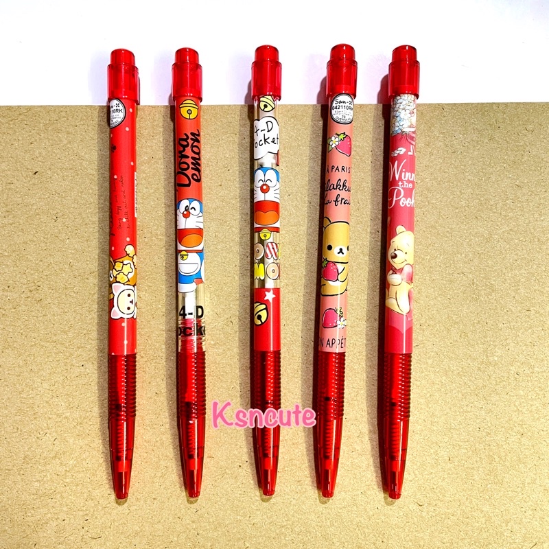ปากกาแดง ปลอกลิขสิทธิ์ หัวปากกา0.38 ปากกาลูกลื่น disney doraemon ละมุน