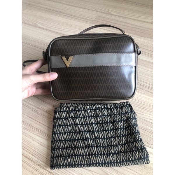 กระเป๋า Valentino วินเทจ ของแท้💯% สภาพดี มีตำหนิที่สายข้างหนึ่งต้องผูก