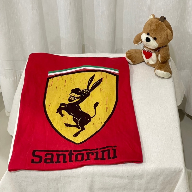 เสื้อมือสอง ลายตัวการ์ตูนล้อเลียน Ferrari เป็น Santorini น่ารักๆ ป้ายห้อย