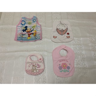 2BTS006 ส่งต่อ ผ้าคลุมกันเปื้อนเด็ก มือ 2 จำนวน 4 ชิ้น 59 บาท