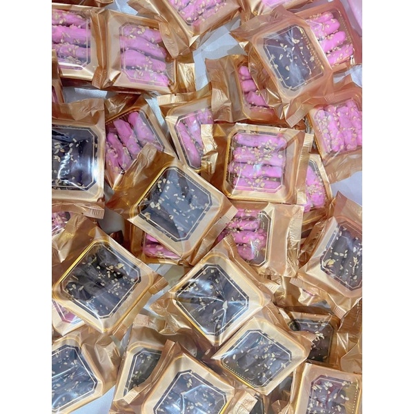 🔥 กล้วยอบเล็บมือนางเคลือบช๊อคโกแลต/สตรอว์เบอร์รี่ 🍫🍓(ห่อทอง)