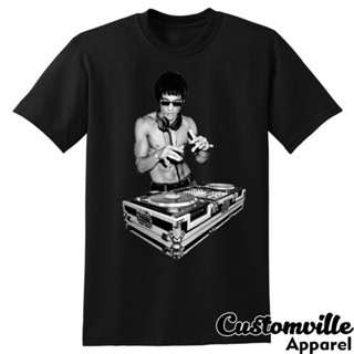 เสื้อยืดผู้ชาย ใหม่ เสื้อยืด พิมพ์ลาย Bruce Lee Dj สําหรับผู้ชาย และผู้หญิง เสื้อยืด ผ้าฝ้าย พิมพ์ลายตัวอักษร Tony Stark