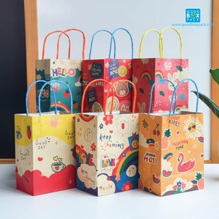 Goodboxpack (แพ็คละ50ใบ)ถุงกระดาษคราฟท์ หูหิ้วคละสี ไซส์ S พิมพ์ลาย ขนาดกว้าง 8 x ยาว 13 x สูง 18 ซม.