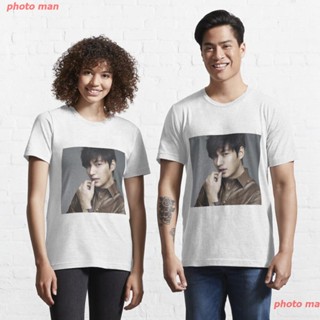 photo man เสื้อLee MinHo เสื้อยืด Lee MinHo เสื้อยืดLee MinHo tee Boys over flowers Lee Min Ho Essential T-Shirt คู่