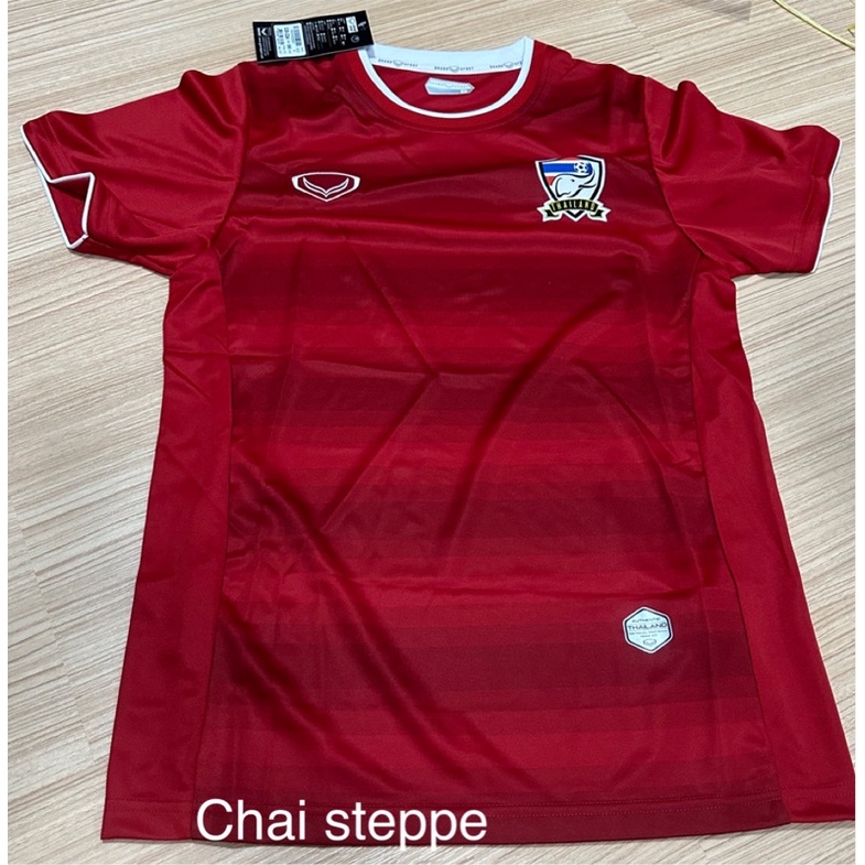 เสื้อเชียร์ฟุตบอลทีมชาติไทย2014 สีน้ำเงิน สีแดง ของแท้ป้ายห้อย