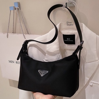 French niche bag women s 2022 new fashion casual nylon one shoulder underarm bag all-match hand carry messenger bag . กร