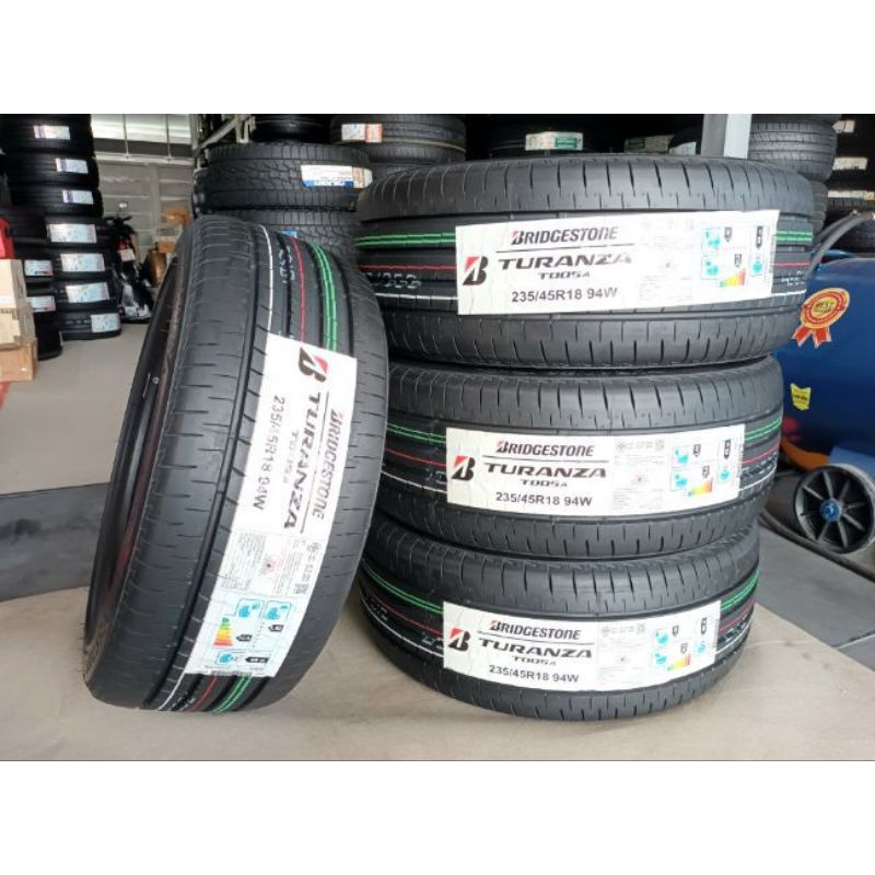 ยางใหม่ค้างปี 235/45R18 Bridgestone Turanza T005a ปลายปี 2021(สัปดาห์ 5221) พร้อมจุ๊บลมแปซิฟิก จัดส่