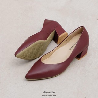 𝐌𝐈𝐍𝐈𝐌𝐀𝐋𝐈𝐒𝐓 รองเท้าส้นสูงหนังแกะแท้ รุ่น Sofia (dark red) สูง 1.5 นิ้ว ส้นแบบ block-heel เดินได้มั่นคง ไม่ตกร่อง