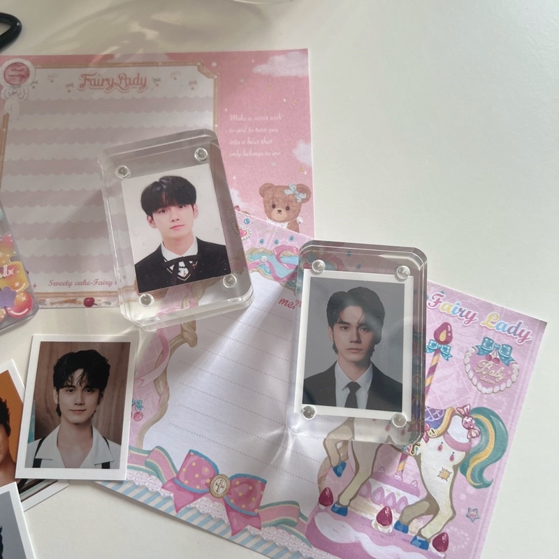 [พร้อมส่ง]กรอบรูปอะคริลิค ฐานอะคริลิคใส่รูป ไอดีโฟโต้
