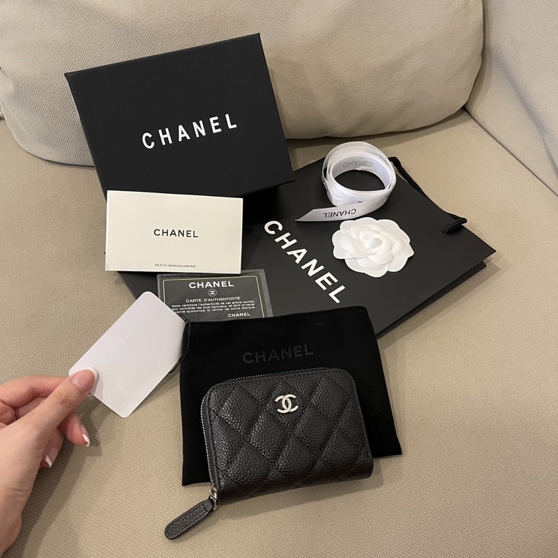 ส่งต่อ กระเป๋า Chanel zippy coin/card holder อะไหล่เงิน🖤✨ งานดีมาก ละเอียดเป๊ะทุกจุด ใส่แบงค์แบบพับได้ น่ารักมาก ใช้น้อย