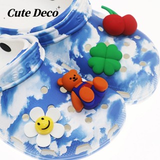 【Cute Deco】เครื่องประดับรองเท้า Crocs กระดุมเรซิ่น รูปดอกทานตะวัน หน้ายิ้มน่ารัก (4 แบบ) หมี เชอร์รี่แดง ใบไม้สี่แฉก สีเขียว น่ารัก