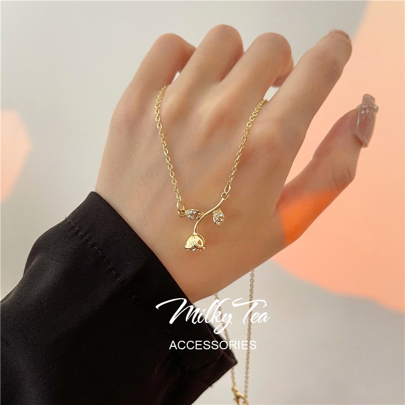 ประณีต Retro Rose จี้สาวสร้อยคอนมชา Home Daily สุภาพสตรีอุปกรณ์เสริมอ่อนโยน All-Match Clavicle Chain