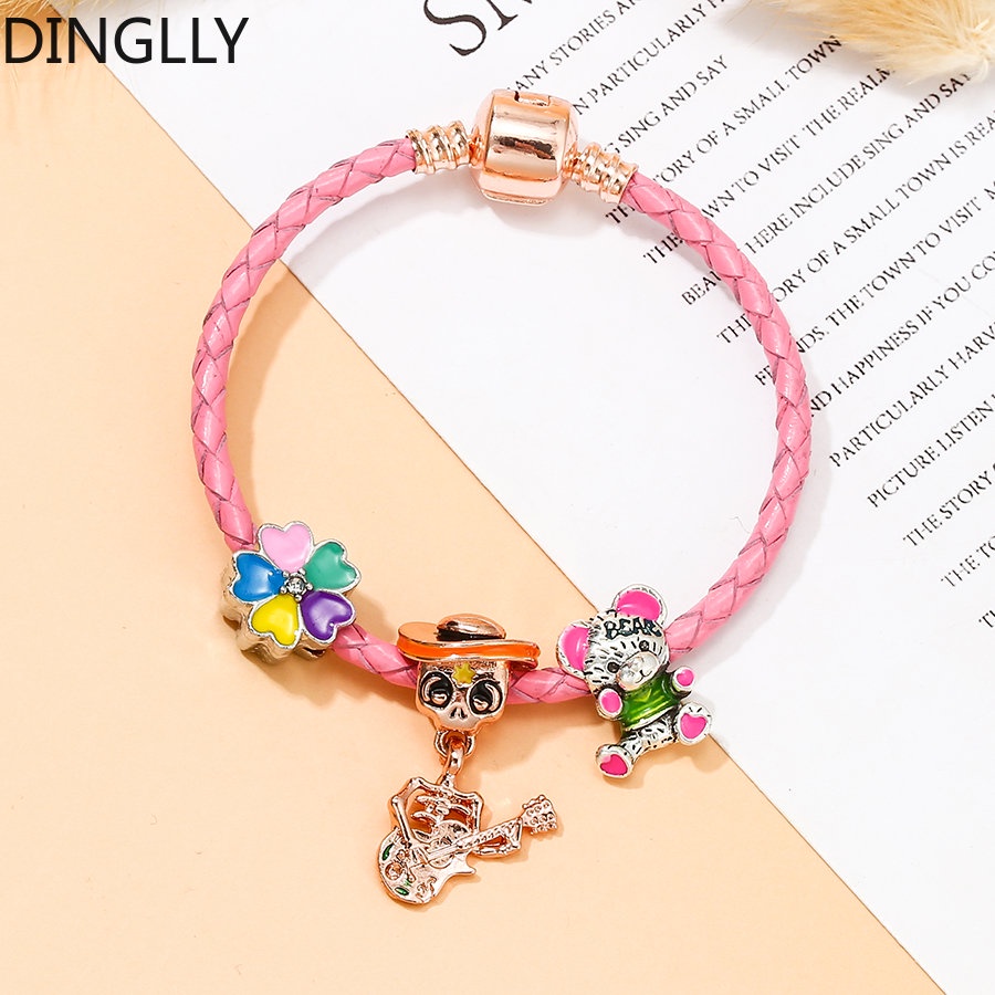 Dinglly โรสโกลด์ กะโหลก คาวบอย กีตาร์ สร้อยข้อมือ เสน่ห์ สําหรับผู้หญิง การ์ตูนดอกไม้ หมี ลูกปัด สร้อยข้อมือหนัง สีชมพู
