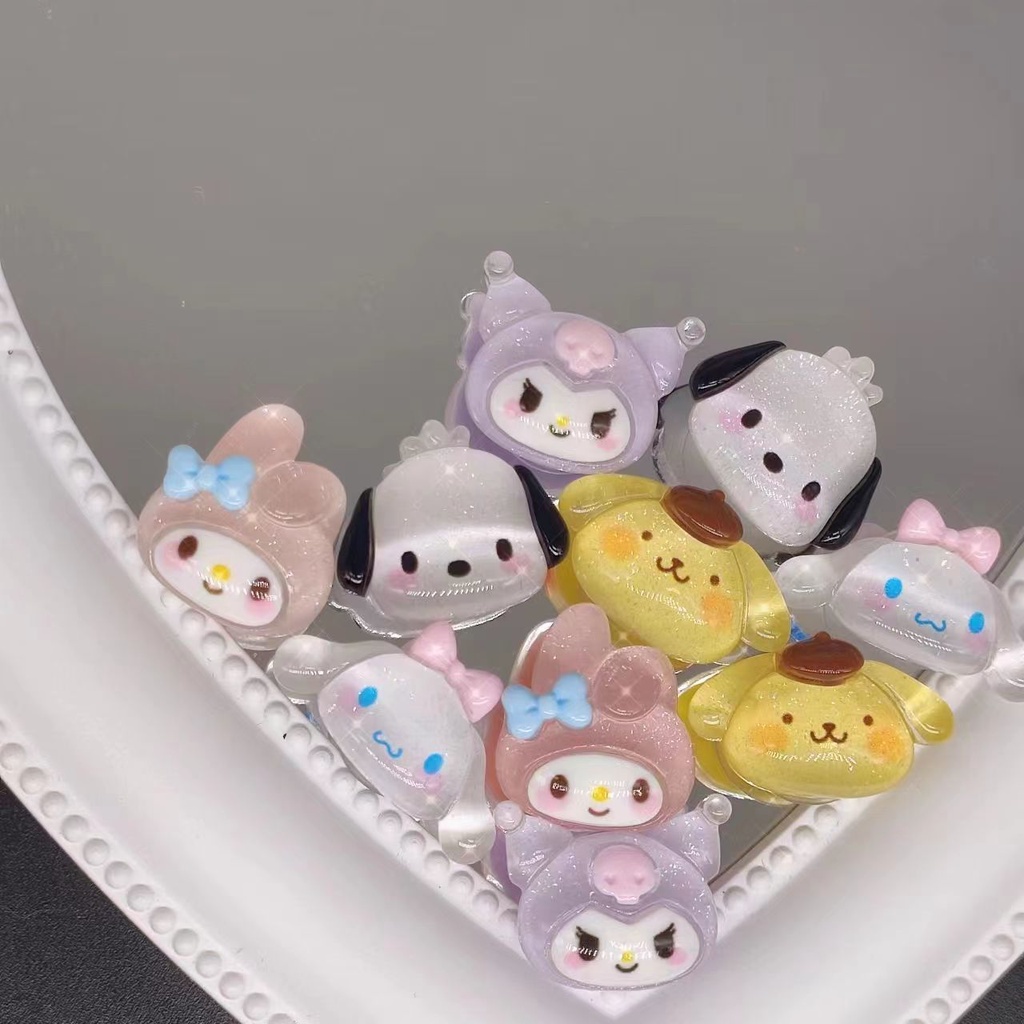 jibbitz crocs ตัวติดรองเท้า Sanrio อุปกรณ์เสริมรองเท้า ประดับลูกปัดทับทิม รูปหัวใจ และหน้ายิ้ม สีสันสดใส diy ที่ติดรองเท้า