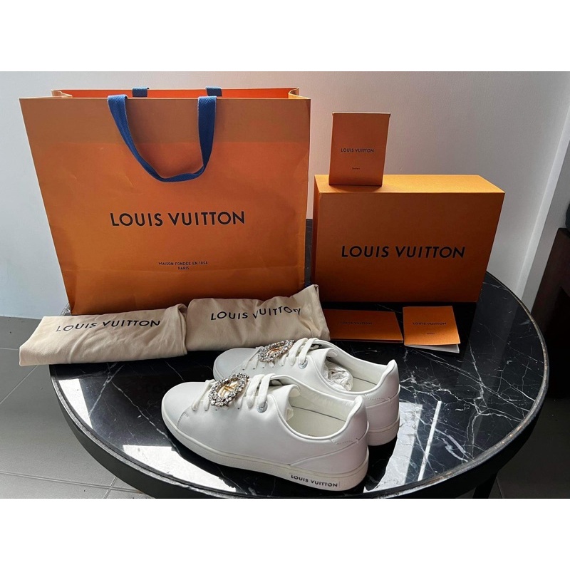 Louis Vuitton รองเท้าผ้าใบมือ2(ไซร์36)ของเเท้100%