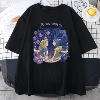 เสื้อยืด ผ้าฝ้าย 100% พิมพ์ลายกราฟฟิค Coraline &amp; Alice Open The Door สไตล์ฮาราจูกุ เรโทร สําหรับผู้หญิงS-5XL