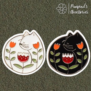 ʕ •ᴥ•ʔ ✿ พร้อมส่ง : เข็มกลัดเซ็ทแมวดำ/แมวขาวและดอกทิวลิป | Black Cat / White Cat And Tulip Flower Enamel Brooch Pin Set.