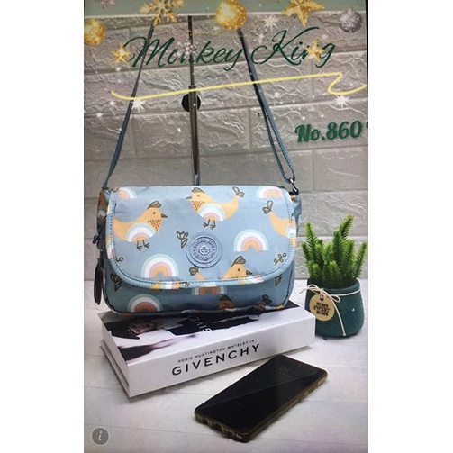 กระเป๋าสะพายมีฝาปิด Monkey king(แท้)ผ้านาโน มีผ้าลายและผ้าพื้นสี ฐาน4นิ้ว กว้าง10นิ้ว สูง7นิ้ว