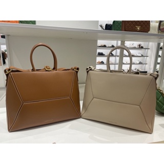 กระเป๋า Charles&amp;keith ใบใหญ่ 3,890.- คอลเลคชั่นใหม่ อุปกรณ์ครบ ขายแต่ของแท้จ้า!