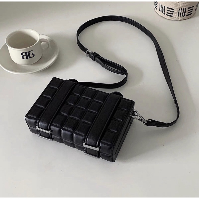 พร้อมส่ง 🔥🔥PAPA.XQ WAFFLE BAG 🖤 ( NEW ITEM🫶🏻🫶🏻ราคาพิเศษ🔥 )