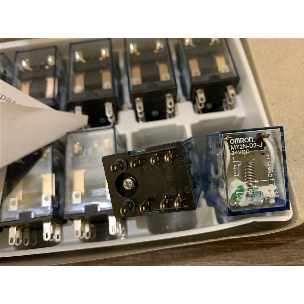 BY รีเลย์ต้นฉบับใหม่ MY2N-D2-J 24VDC