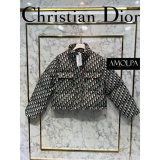 เสื้อdior​ส่งฟรีมีของแถม