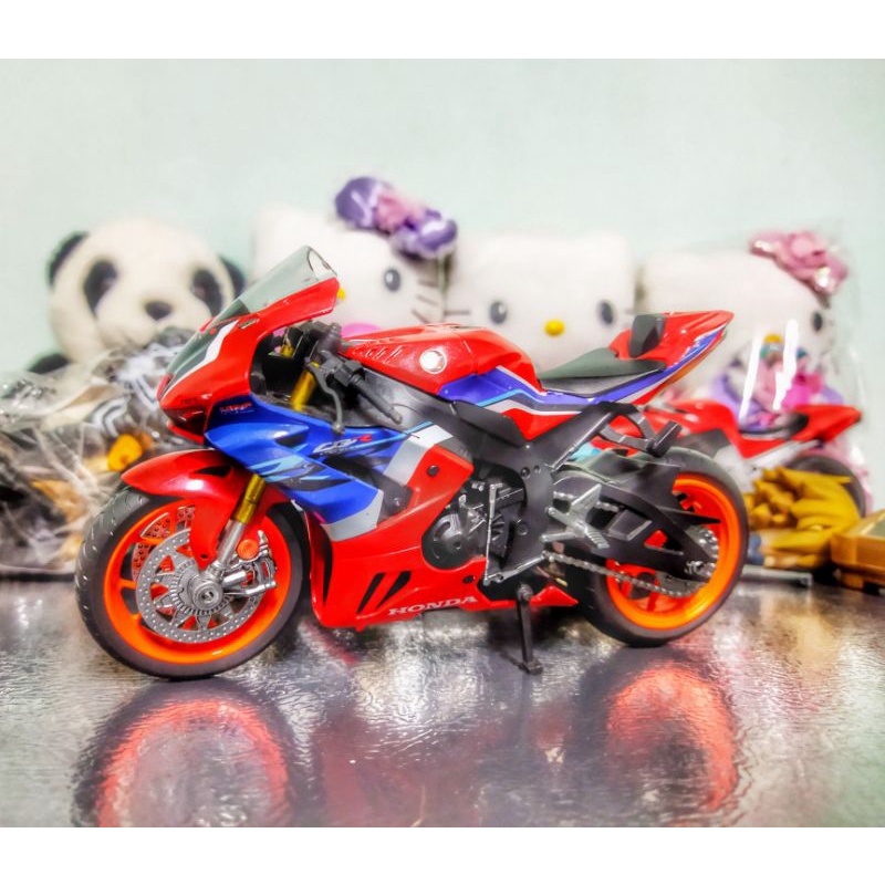 โมเดลHonda CBR 1000rrr 1/12