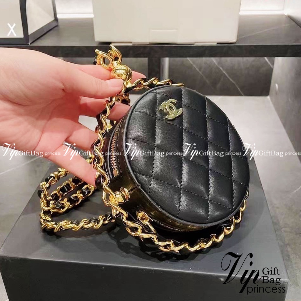 Chanel Round Clutch On Chain /  CHANEL Mini Round Bag กระเป๋ามินิใบเล็กน่ารัก โดดเด่นด้วยรูปทรงกลมสุดชิค