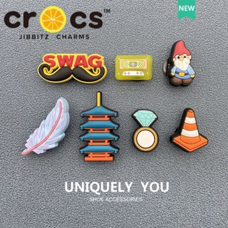 jibbitz crocs charms แท้ ตัวติดรองเท้า  อุปกรณ์เสริม จี้รูปการ์ตูนรองเท้า crocs jibbitz แต่งรูกลวง สําหรับตกแต่งรองเท้า crocs