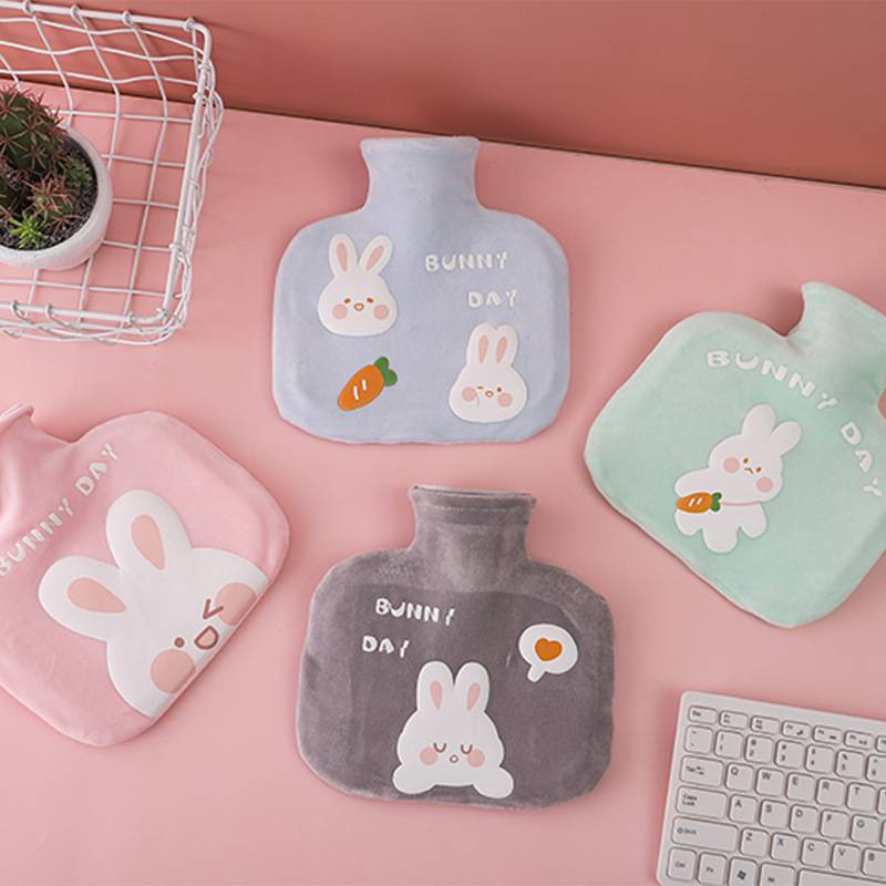 กระเป๋าน้ำร้อน พร้อมถุงหุ้ม ลายกระต่าย ขนาด20x20cm ขนาดกำลังดี ขนนุ่ม น่ารักน่าใช้งาน