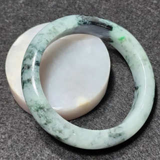 (J96) กำไลหยก พม่าแท้ Jadeite Type A 100% ไซส์ 55.3 mm. หยกสีธรรมชาติ ไม่ผ่านการปรับปรุงใดๆทั้งสิ้น