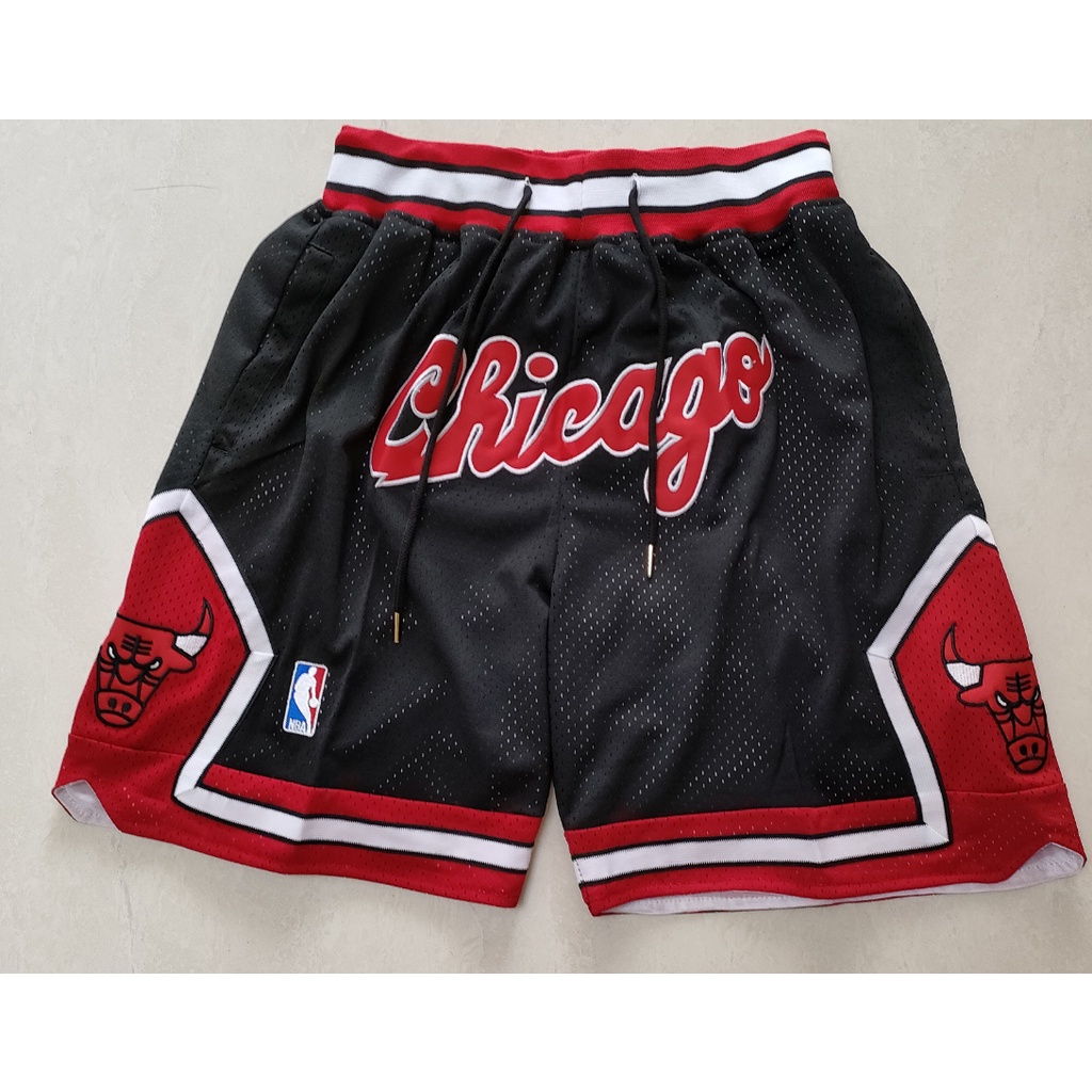 กระเป ๋ ามีใหม ่ NBA Men 's CHICAGO Bulls CHICAGO เพียง don โลโก ้ ใหญ ่ เย ็ บปักถักร ้ อยกางเกงขาส