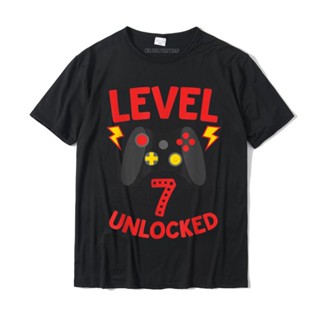 เสื้อยืดผ้าฝ้าย พิมพ์ลาย Level 7 Unlocked Funny 7 Year Old Gamer Birthday สําหรับผู้ชายS-5XL