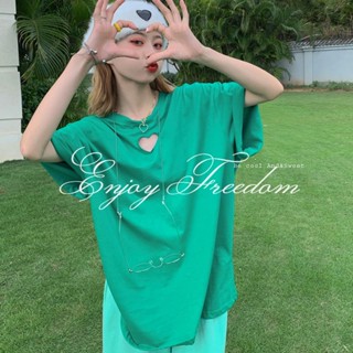 Enjoy Freedom เสื้อยืดผู้หญิงการออกแบบใหม่กลวงหัวใจแขนสั้นเสื้อยืดผู้หญิงเวอร์ชั่นเกาหลีหลวม TOP INS tide